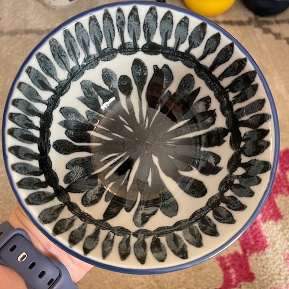 Set of 2 West Elm Bowls - Picture 5 of 6